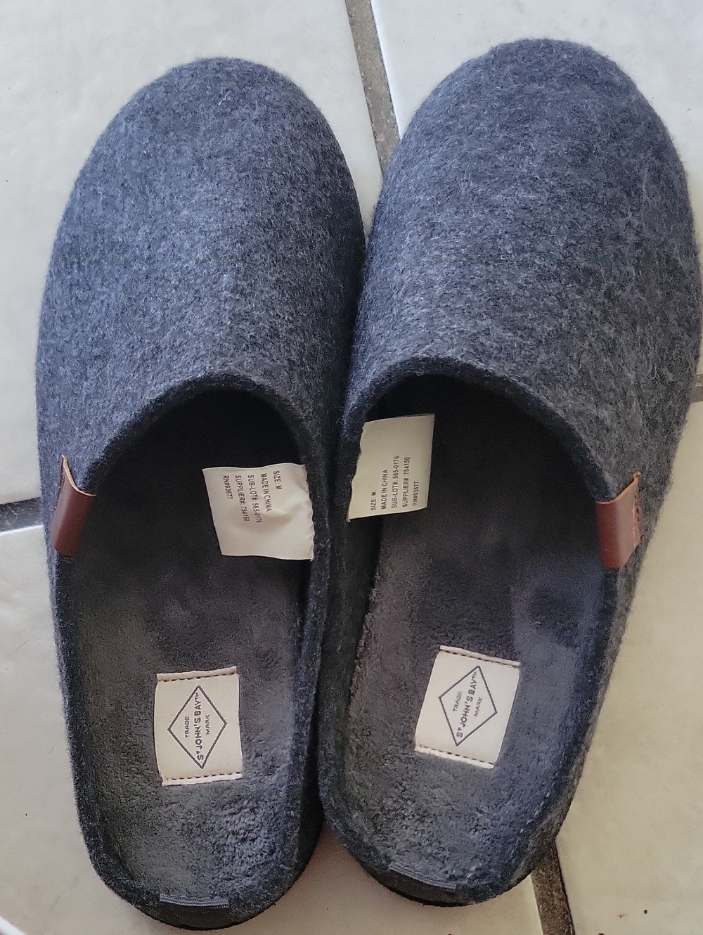 St Johns Men's Gray Sz 9-10 Medium Felt Slip-On House Shoes